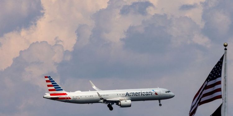 Shortsellers bet against airlines and banks, Hazeltree report says