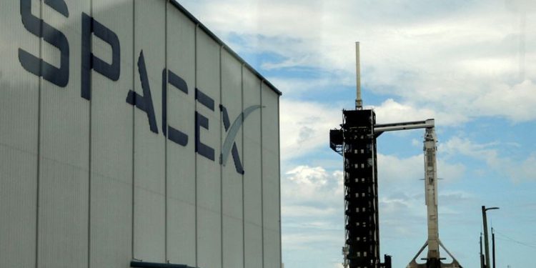 FAA proposes to fine SpaceX $633,000 over 2023 launch requirements