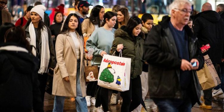 US holiday sales to grow 3% again with promotions in focus, Mastercard forecasts