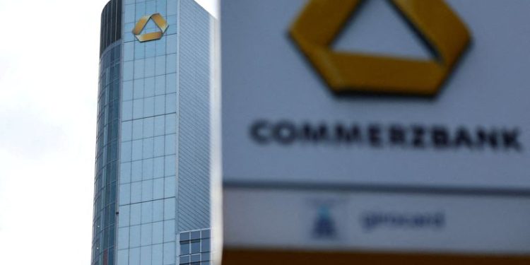 Germany must oppose UniCredit takeover of Commerzbank, bank employees and union warn