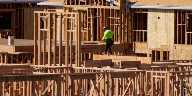 US pending home sales hover near record low in August, NAR says