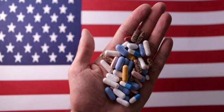 US Medicare says Part D and Advantage premiums will fall in 2025