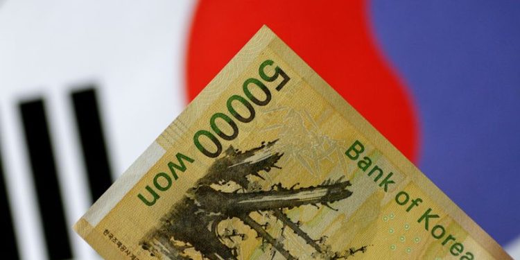 Investors turn short on most Asian FX as dollar strength prevails- Reuters poll