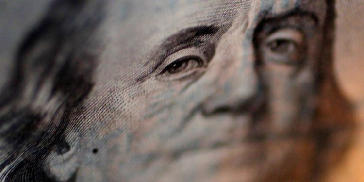 Dollar edges higher ahead of Fed minutes; euro weakens