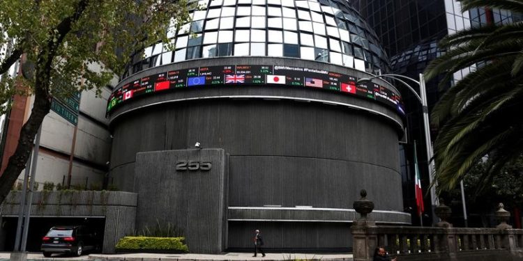 Mexico stocks lower at close of trade; S&P/BMV IPC down 1.25%