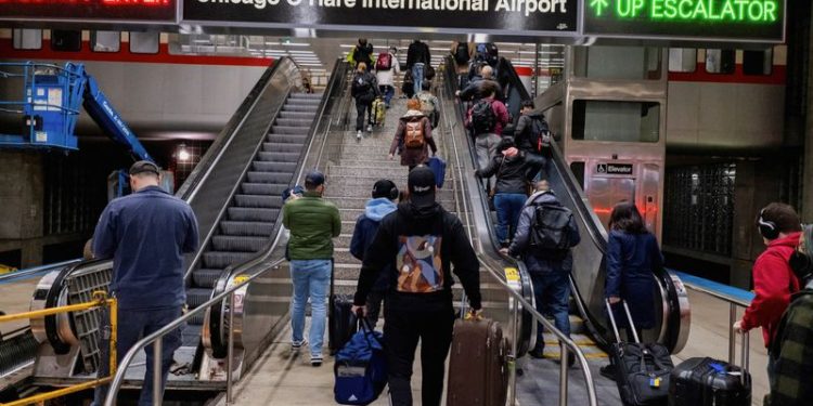 Record 80 million Americans expected to travel for Thanksgiving holiday, industry group says
