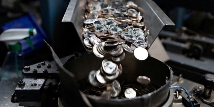 Column-America’s $7 trillion cash stash isn’t going anywhere: McGeever