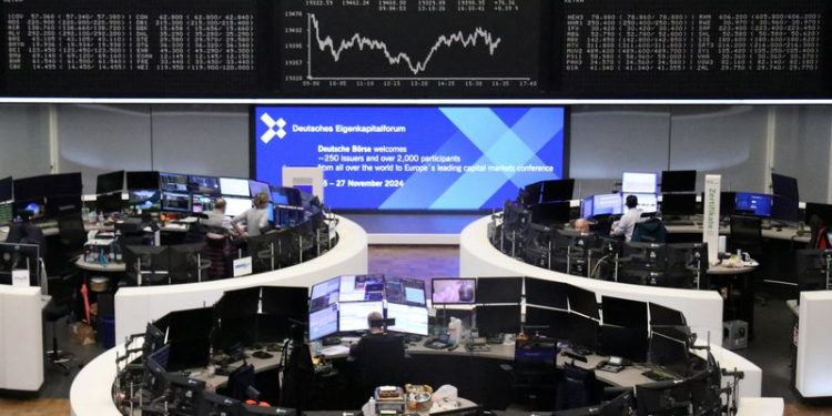 European shares settle at one-month high; French politics in focus