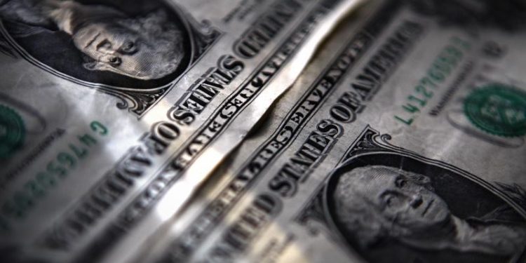 Dollar falls ahead of Trump’s inauguration; euro bounces from low