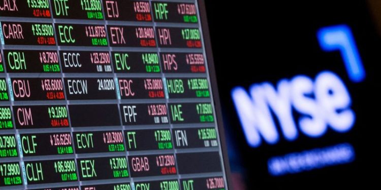 Stock market today: S&P 500 ends lower on final day but wraps up strong 2024