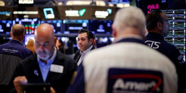 US stocks gain ahead of key jobs data; Trump rebuts watered down tariffs report